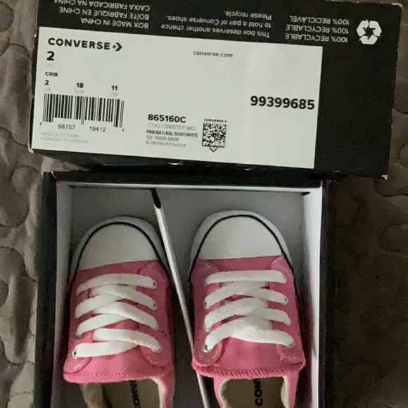 Pink Baby Shoes Converse  **New In Box - Picture 4 of 5